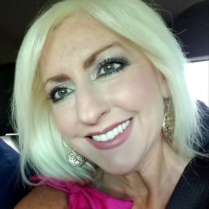 Meet your Posher, Gena
